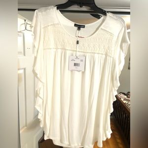 Women’s frilly top. NWT